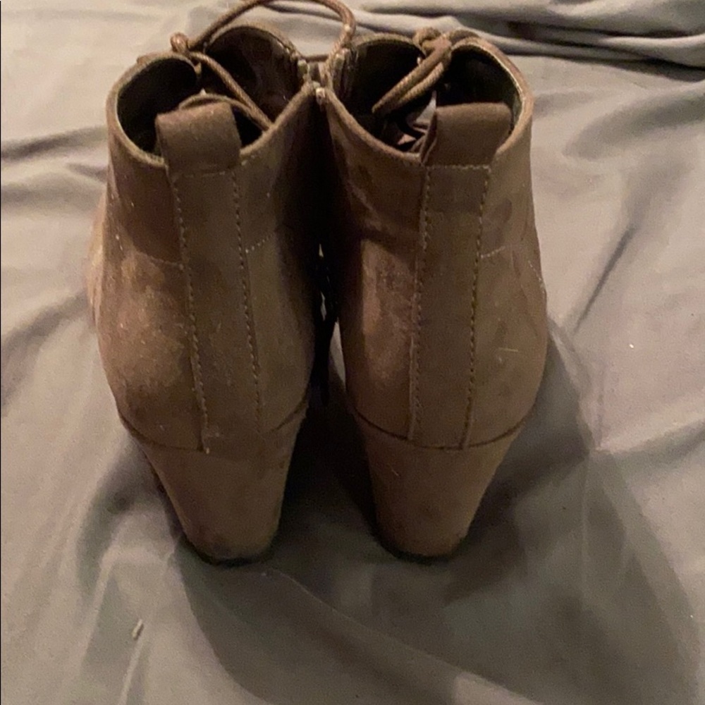 Boots - Picture 3 of 3